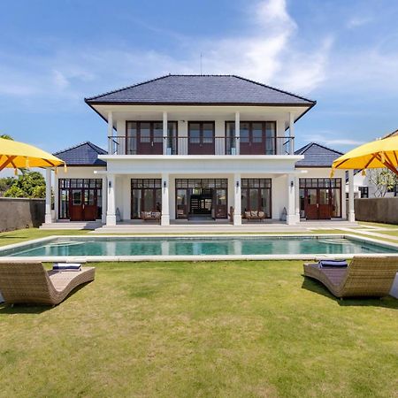 Villa Besakih 5BR, 5 mins to beach - Canggu Exterior foto