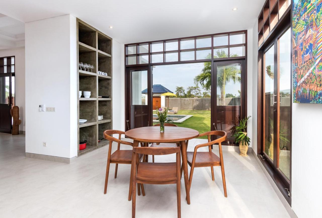Villa Besakih 5BR, 5 mins to beach - Canggu Exterior foto