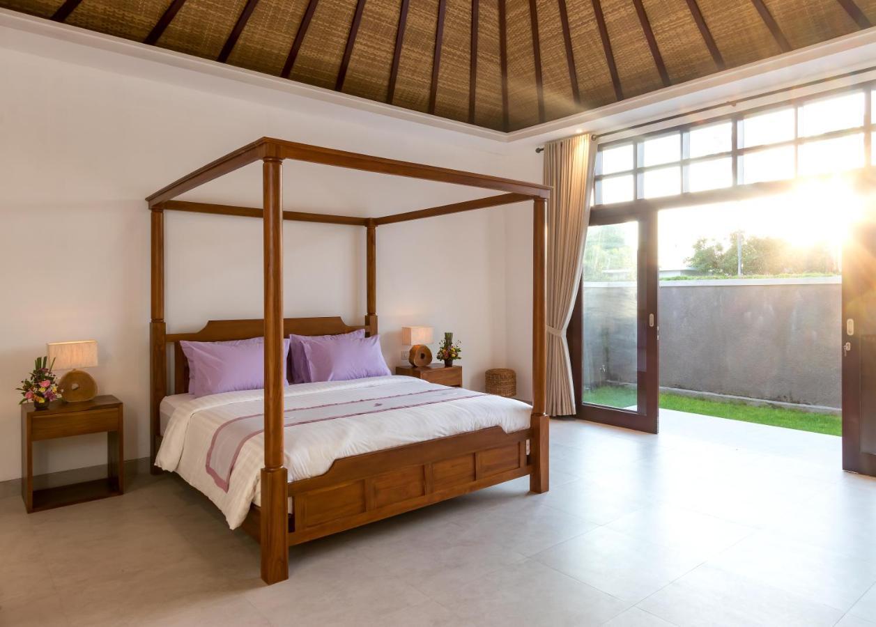 Villa Besakih 5BR, 5 mins to beach - Canggu Exterior foto